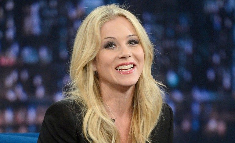 Christina Applegate Gets Rob Lowe’s Attention Guesting On ‘The Grinder’