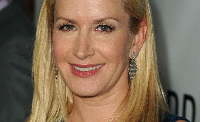 ‘The Office’s’ Angela Kinsey Developing New Comedy Series ‘1-800’ For TBS