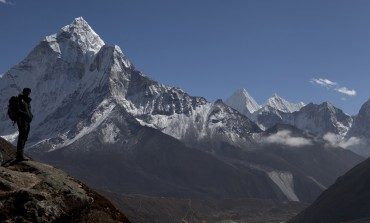 Virtual-Reality Docu-series 'Capturing Everest' Acquired  by Sports Illustrated