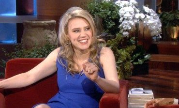 Kate McKinnon of 'SNL' Departs from Hulu's 'The Dropout' Series, Based on ABC News Podcast about Theranos Founder Elizabeth Holmes