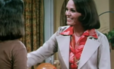 'Mary Tyler Moore' and 'Rhoda' Star Valerie Harper Dies at 80