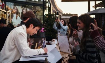 A HBO Max Holiday Wrapping Paper Pop-Up Was Crashed By 'I Love LA' And 'Heated Rivalry' Cast Members To Surprise Fans