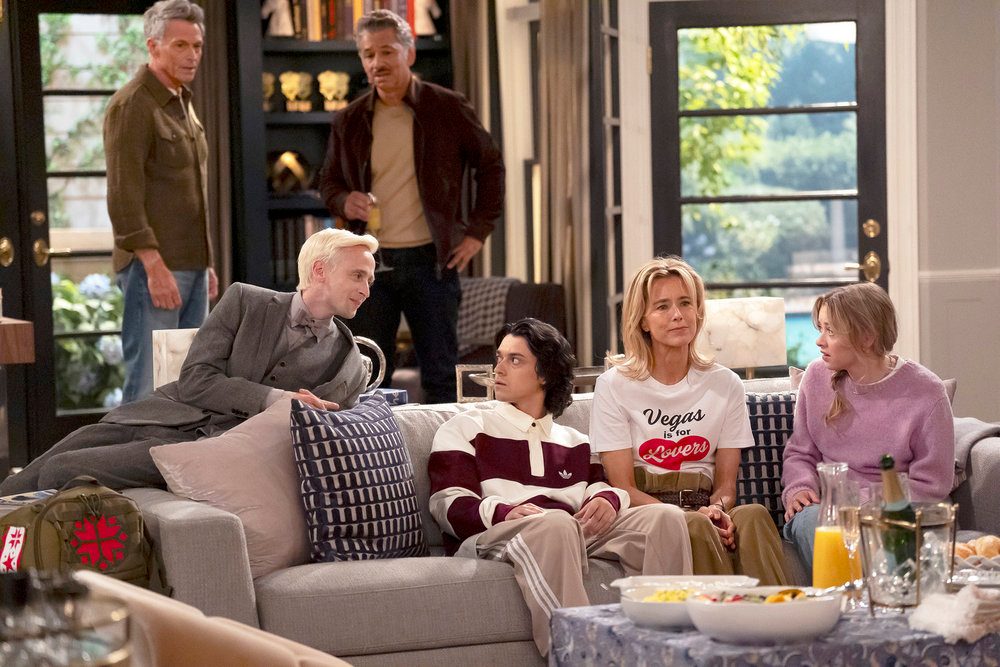 NBC Unveils First Look At Tim Daly And Téa Leoni’s ‘Newlyweds’